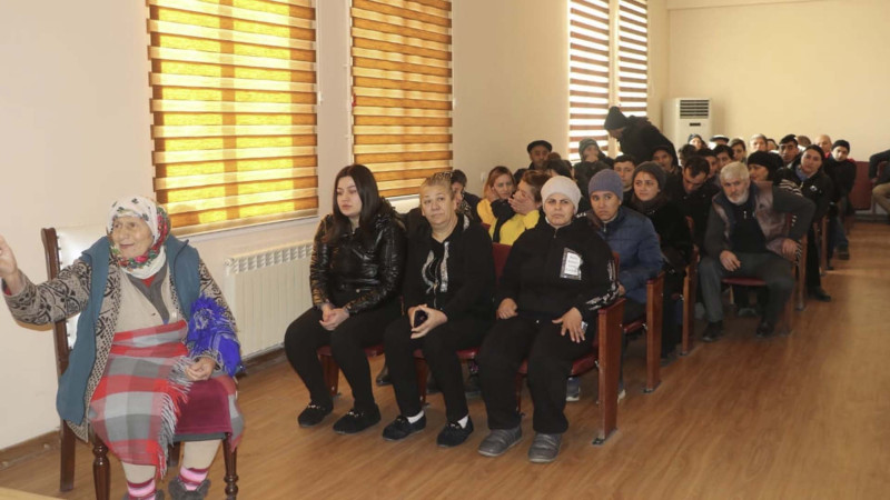 MKTİB rəisi sakinlərin müraciətlərini dinləyib