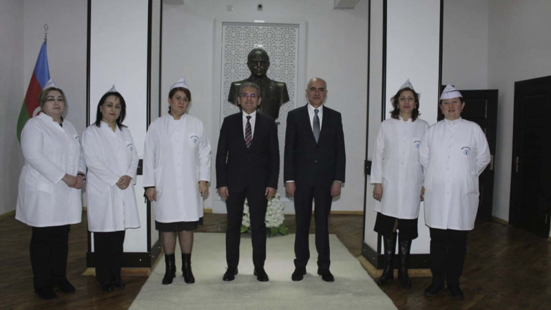 Recep Öztop Gəncə Tibb Kollecində olub