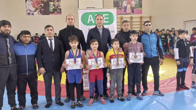 Yeniyetmələr arasında yarış baş tutub
