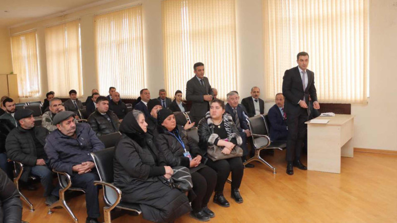 Niyazi Bayramov şəhər sakinlərini qəbul edib