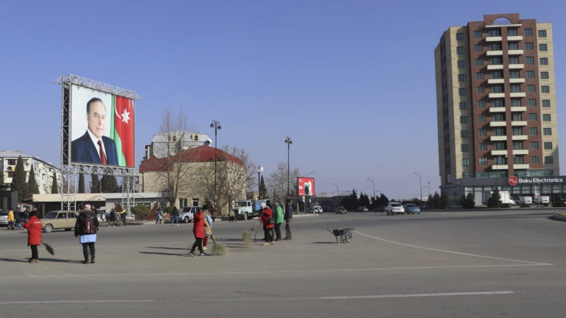 Nizami yurdunda təmizlik aksiyası keçirilib