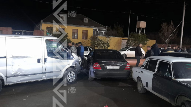 Yeni Gəncədə “Mercedes” yük maşını ilə toqquşub