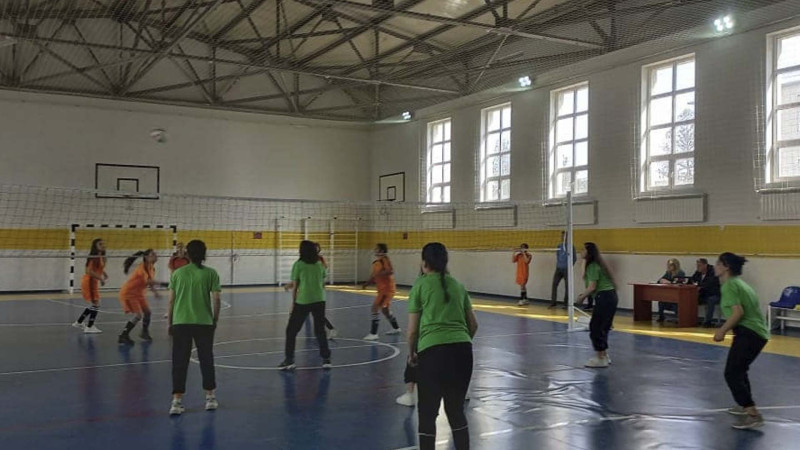 Qızlar arasında voleybol yarışı keçirilib