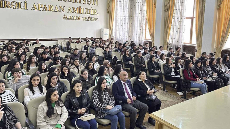 ADA-nın əməkdaşları GDU tələbələri ilə görüşüblər