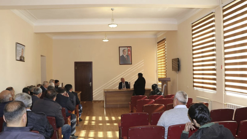 MKTİB rəisi sakinləri qəbul edib