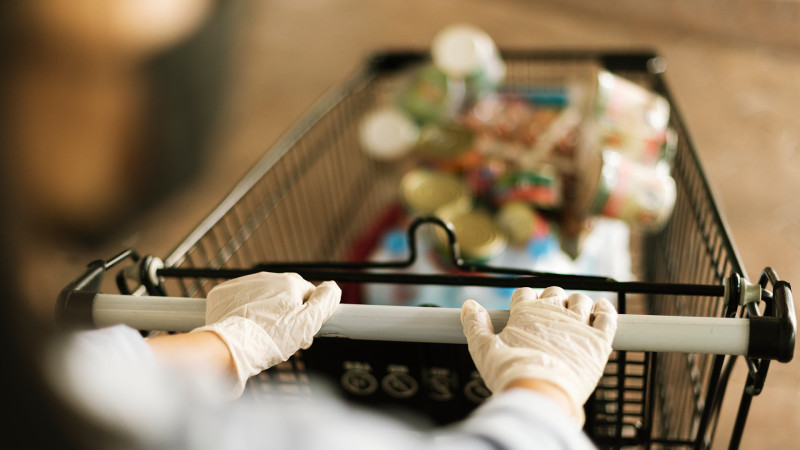 Gəncə sakini işlədiyi marketdən oğurluq edib