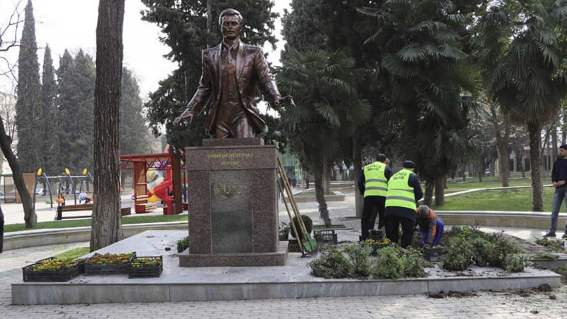 Dahi bəstəkarımızın abidəsi ətrafında abadlıq işləri görülüb