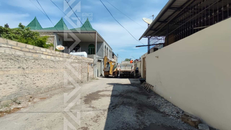 Daha bir küçə su və kanalizasiya sistemi ilə təchiz edilir