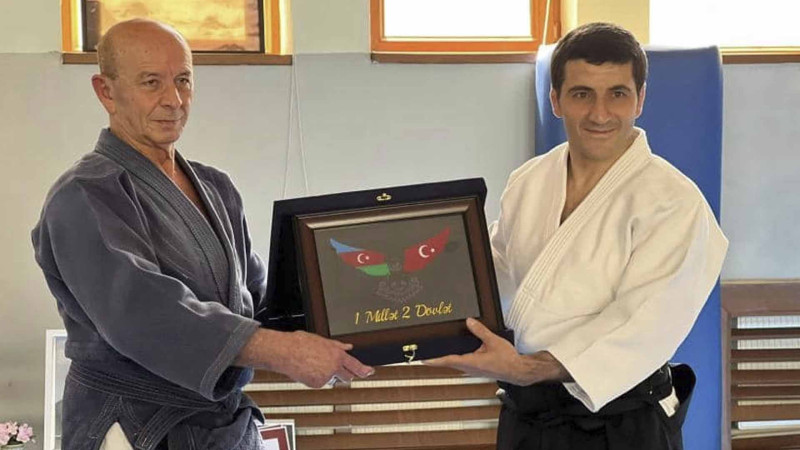 Baş məşqçimiz Beynəlxalq seminarda təltif olunub