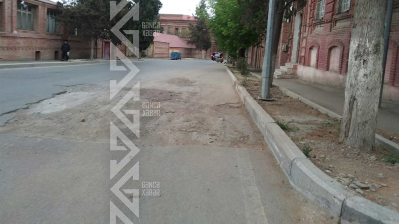 Bəzi küçələrdə asfalt örtüyü bərpa olunmalıdır