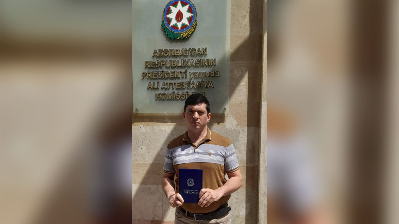33 yaşlı əməkdaş fəlsəfə doktoru oldu