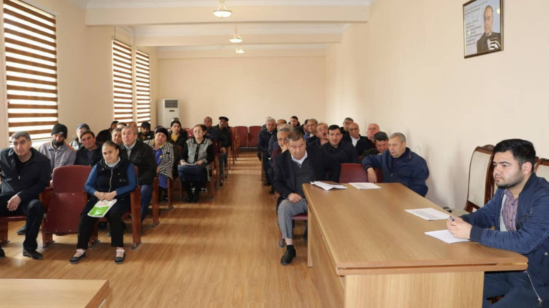 MKTİB-nin rəis müavini sakinləri qəbul edib