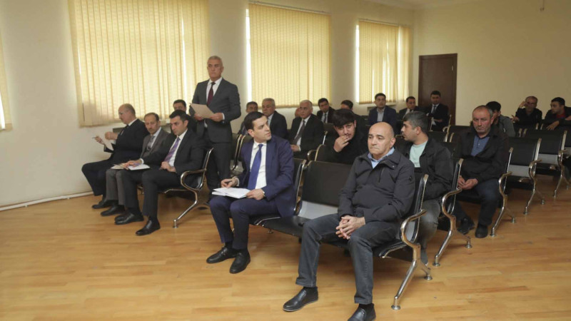 Niyazi Bayramov sakinlərin müraciətlərini dinləyib