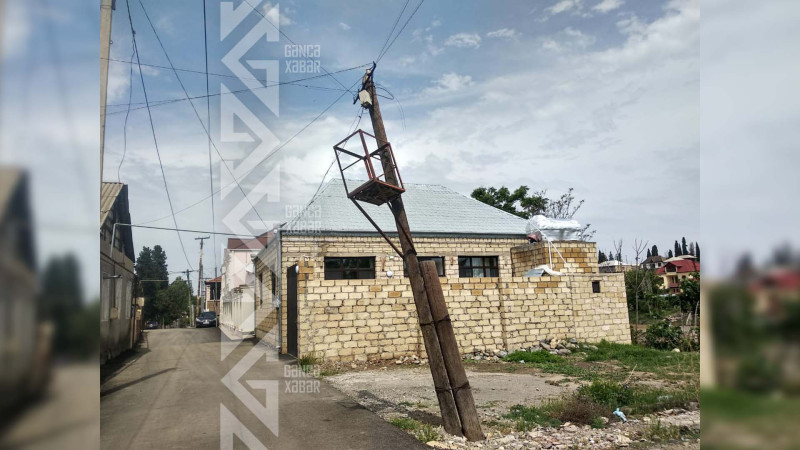 Elektrik və telefon xətlərini daşıyan dirəklərin təmirə ehtiyacı var