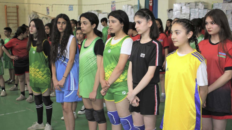 Məşqçilər və voleybolçularla görüş baş tutub