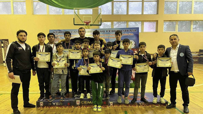 Kikboksçularımız yurda 9 qızıl medalla qayıdıblar