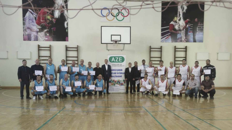 Fiziki tərbiyə müəllimləri arasında voleybol yarışı baş tutub