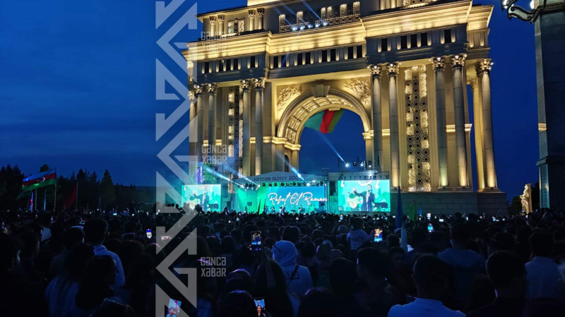 Rafet El Roman şəhərimizdə konsert verib