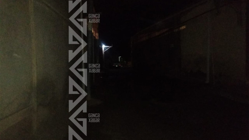 Daha iki küçə gecələr qaranlığa qərq olur