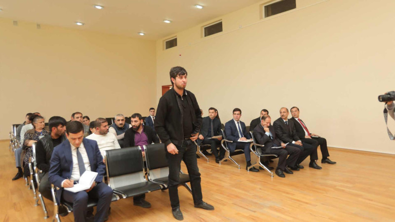 Niyazi Bayramov sakinlərlə görüşüb