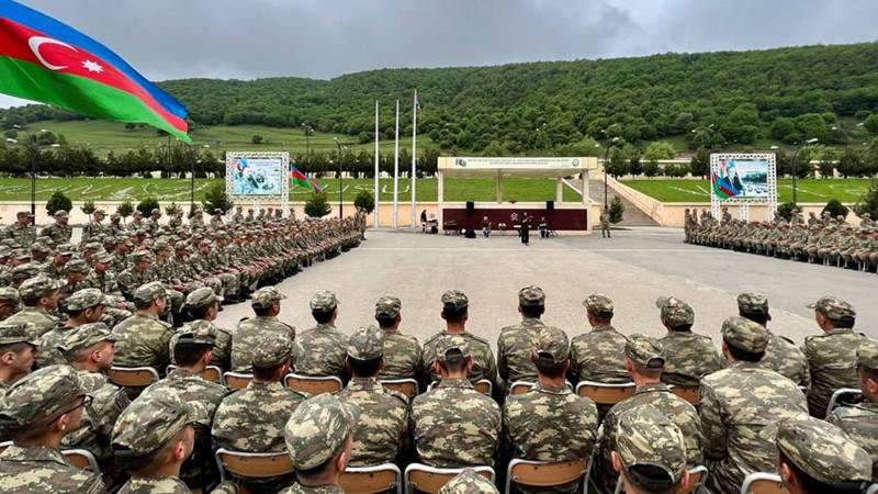 Ehtiyatda olan hərbi vəzifəlilərin təlim toplanışı davam edir
