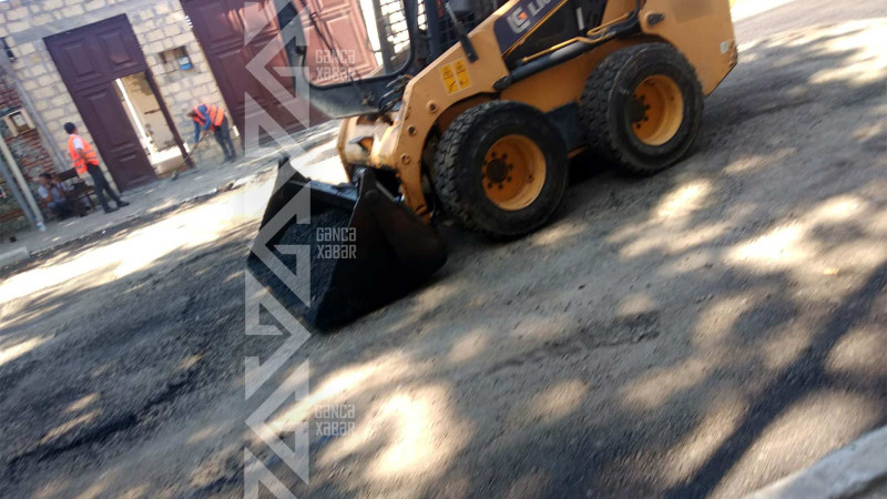 Gəncədə asfaltlanma işləri aparılır