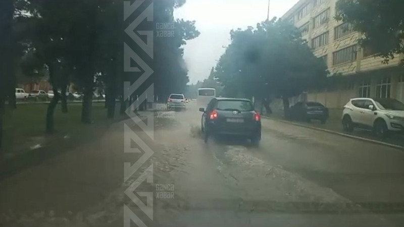 Gəncədə güclü yağış çətin anlar yaşadıb