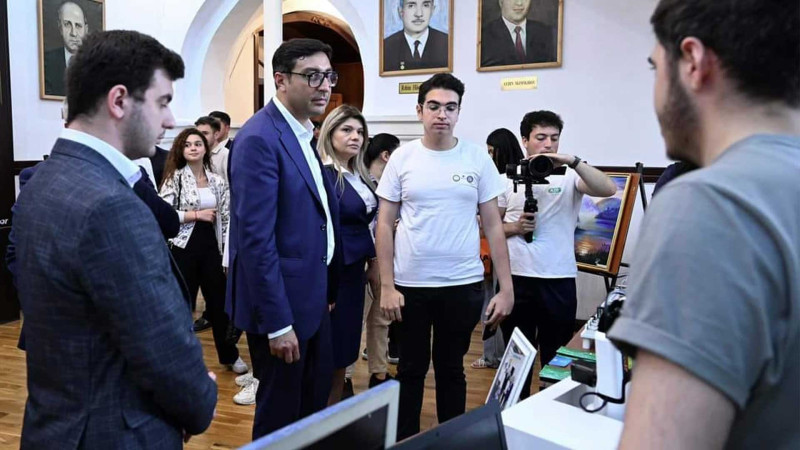 Gənclər və idman naziri ADAU tələbələri ilə görüşdə olub
