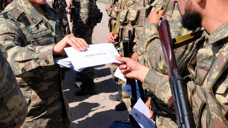 Gəncədə Əsgərə xatirə kitabı adlı aksiya təşkil edilir