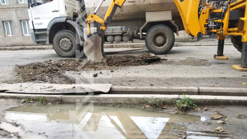 Küçələrdən birində nəqliyyat hərəkəti məhdudlaşdırılıb