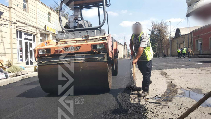 Növbəti küçəyə asfalt örtüyü salınır