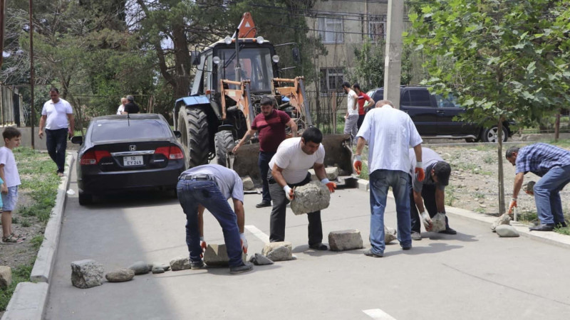 Sakinlər tərəfindən qoyulan qanunsuz maneələr aradan qaldırılıb