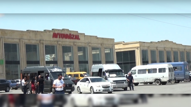 Avtovağzalda dayanacaqların olmaması sərnişinlər üçün çətinlik yaradır
