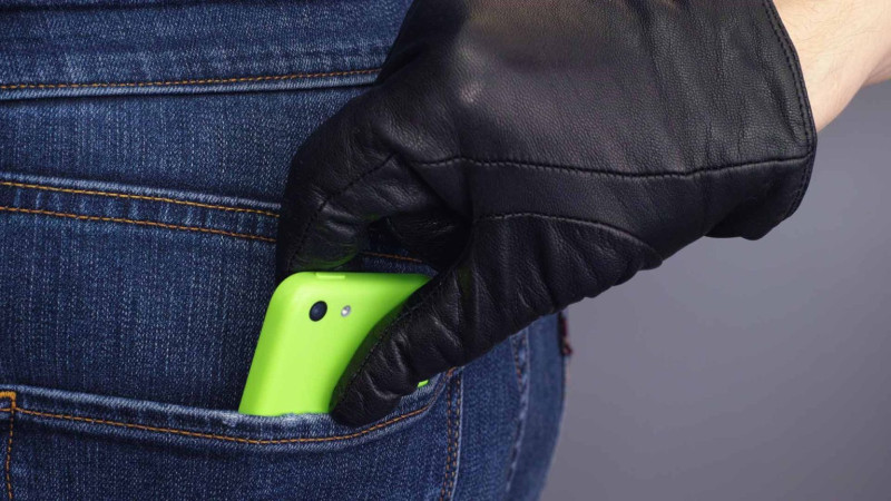 Gəncə sakini telefon oğurlamaqda şübhəli bilinir