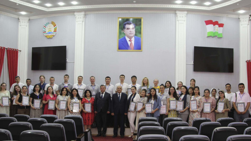 GDU əməkdaşları Tacikistanda beynəlxalq elmi seminarda çıxış ediblər