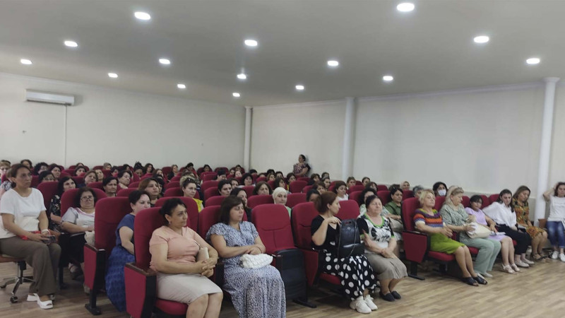 “Hamilələrə antenatal qulluğun təşkili” mövzusunda tədbir keçirilib