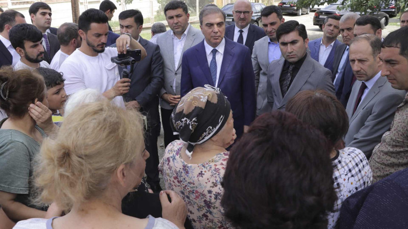 Niyazi Bayramov Zülfüqar Məmmədov küçəsinin sakinləri ilə görüşüb