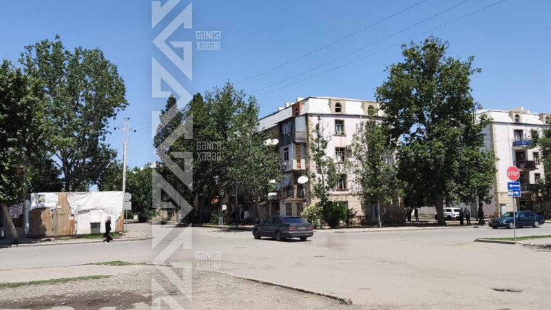 Bu kəsişmədə sakinlər hərəkətin tənzimlənməməsindən narahatdırlar