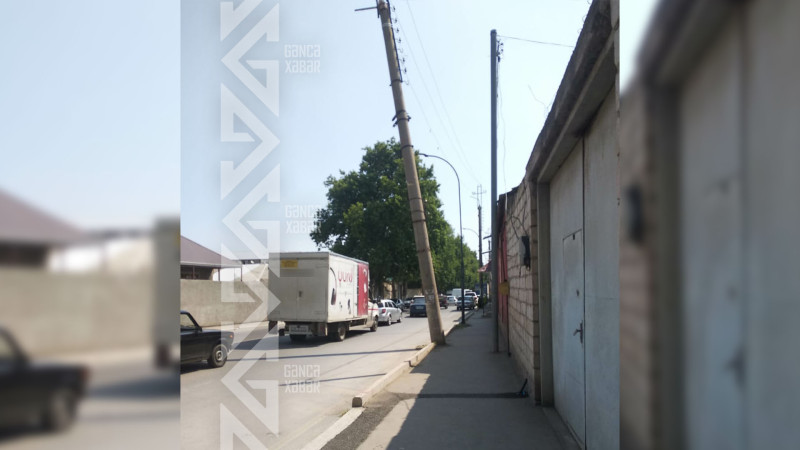 Qəzalı dirəyin vəziyyəti sakinləri narahat edir