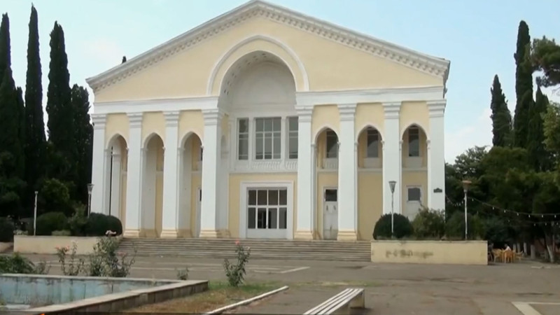 Yeganə kinoteatr binamızın təmirə ehtiyacı var