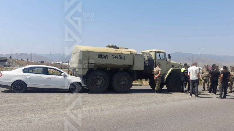 Qızılca körpüsü yaxınlığında hərbi maşın qəzaya düşüb