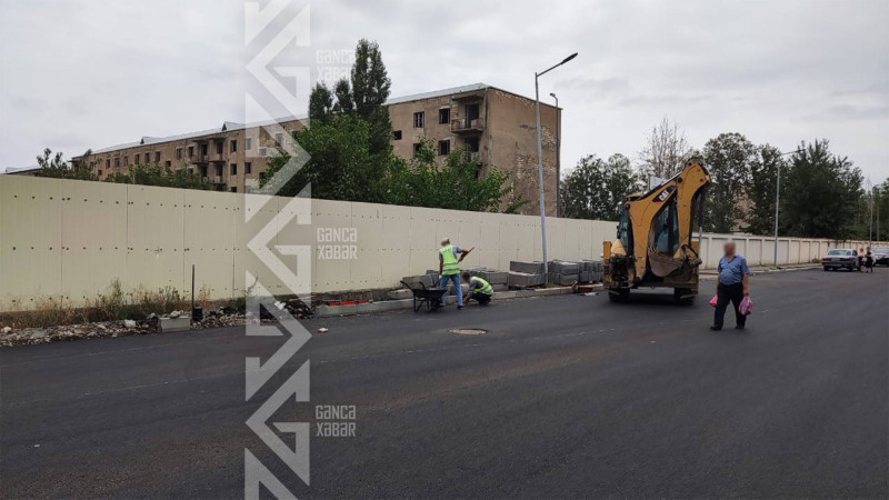 Məmməd Xələfov küçəsində bordürlər yenilənir