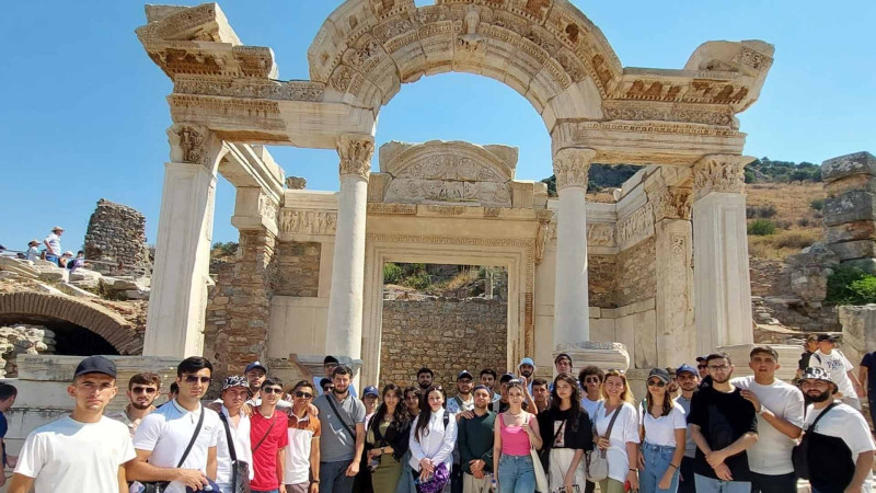 Aqrar Universitetinin tələbələri İzmir şəhərinə səyahət ediblər