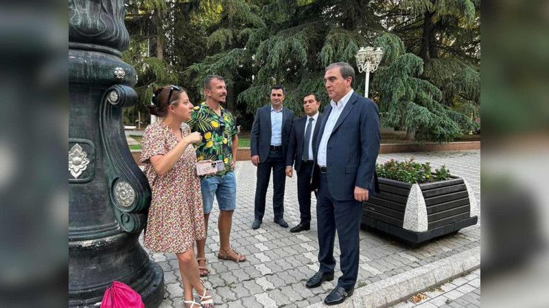 İcra başçısı ilə polşalı turistlərin görüşü baş tutub