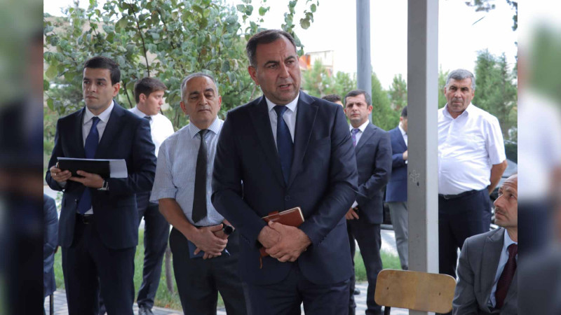 Niyazi Bayramov sakinlərin müraciətlərini dinləyib