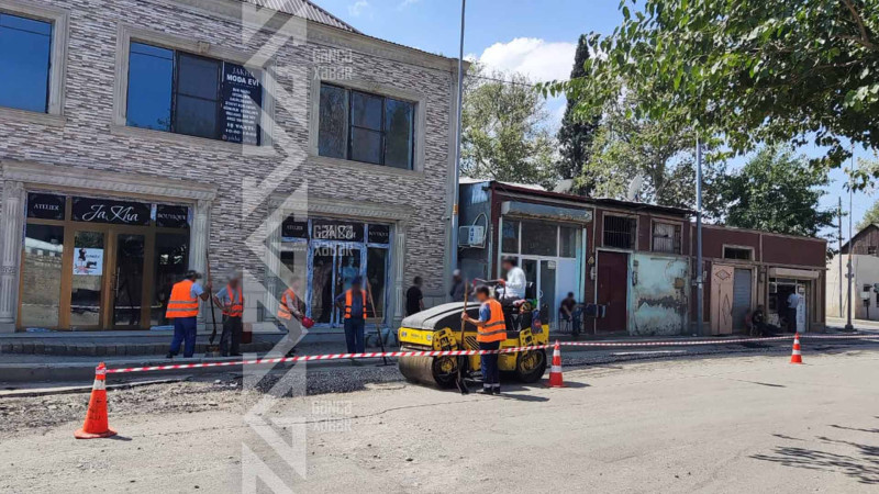 Daha bir küçəyə asfalt örtüyü salınır