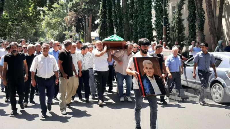 Surət Hüseynov torpağa tapşırılıb