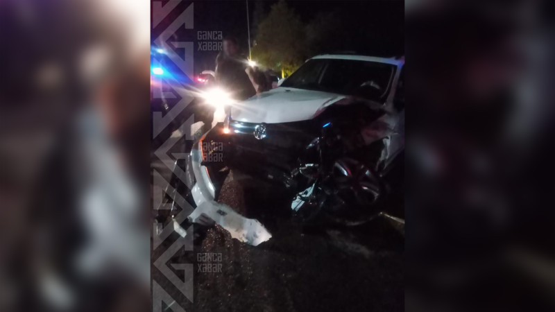 İki avtomobil toqquşub: sürücülərdən biri sıxılmış vəziyyətdə qalıb