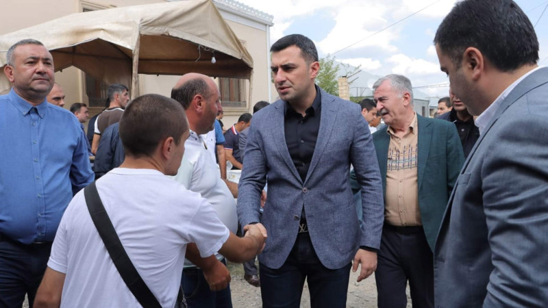 İcra Hakimiyyətinin əməkdaşları şəhidin ailəsinə başsağlığı veriblər