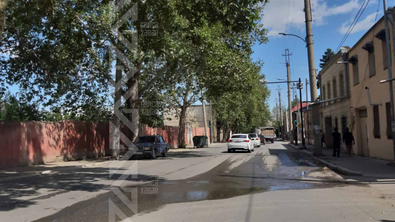 Şəhərin mərkəzində su borusu partlayıb